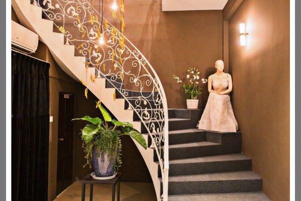 Mogok Pauk Pauk Couture, Fashion Boutique
