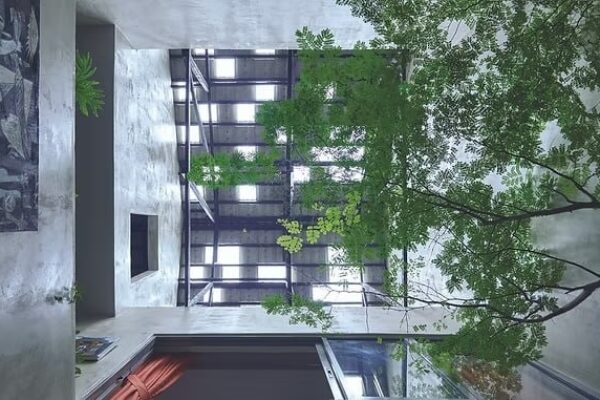 COURTYARD HOUSE
