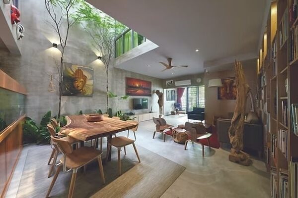 COURTYARD HOUSE